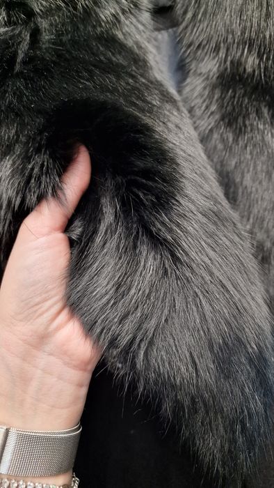 Palton din cașmir cu guler și mânecă din blană de vulpe