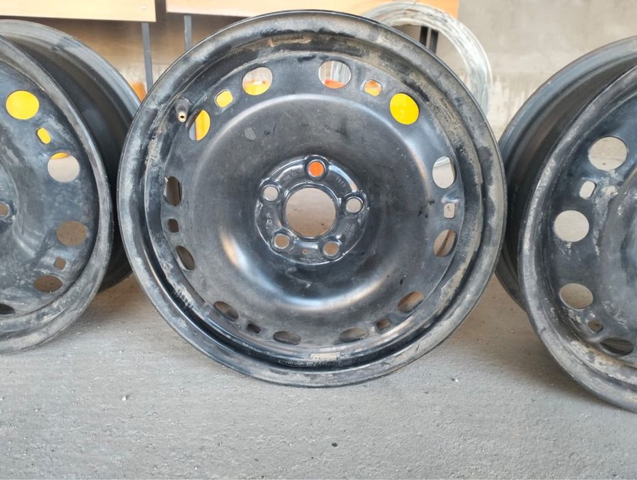 Диский штамп комплект на Поло R15 и колпаки комплект оигинал