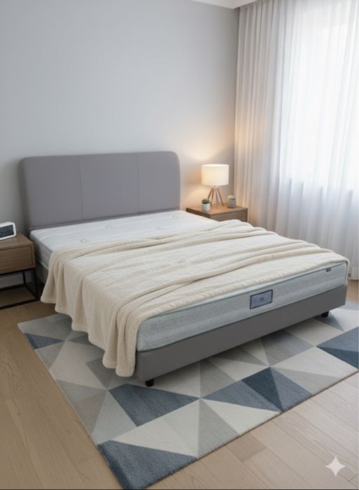 Кровать из экокожи