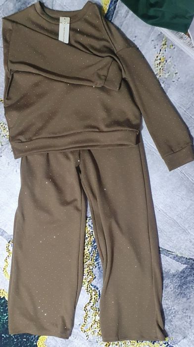 Compleuri cu ștrasuri, oversize