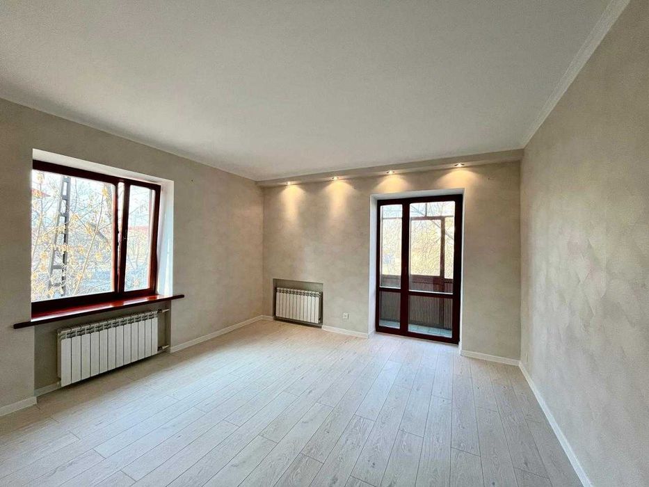 Трёхкомнатная квартира , Абая 53