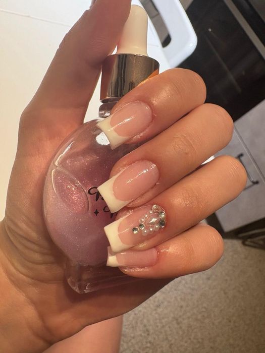 Unghii sector 3,preț accesibil detalii în privat