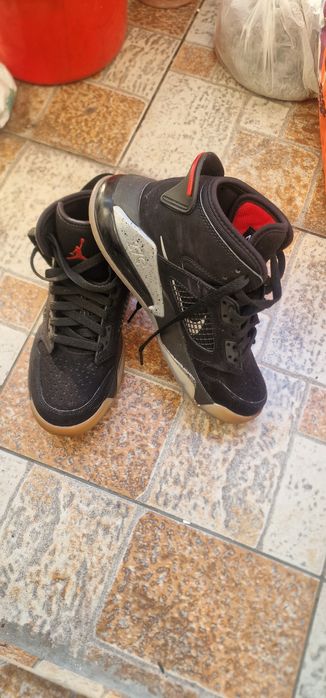 Jordan Mars 270 mărime 40