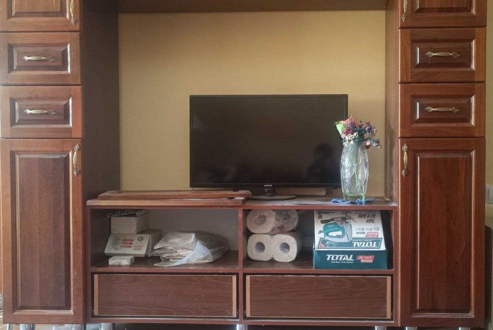 Продам  качественную стенку в зал или гостиную