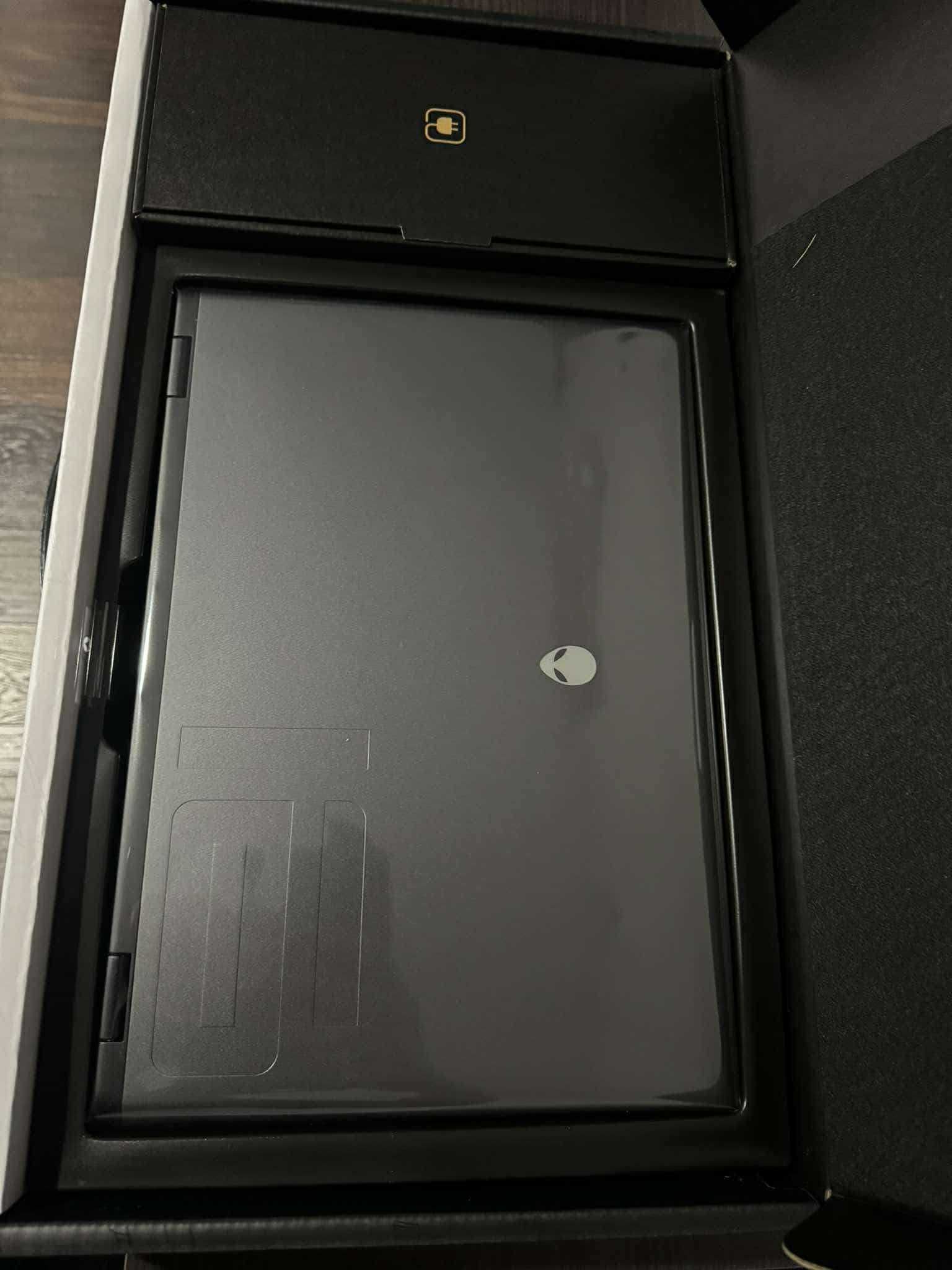 Alienware M16 R2 Nvidia GeForce 4070