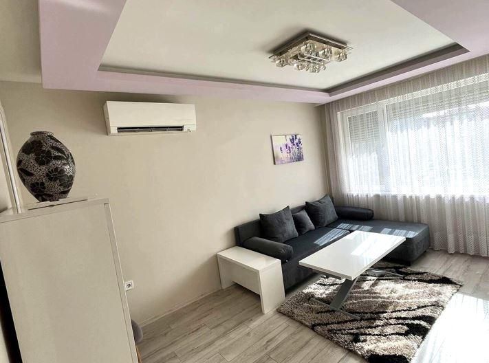 Дава се под наем Тристаен апартамент в Бургас, Меден рудник - зона В - 60 кв.м за 408 € - Снимка #2