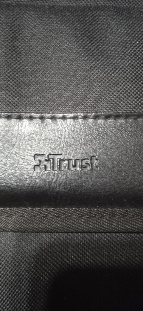 Чанта за лаптоп Trust