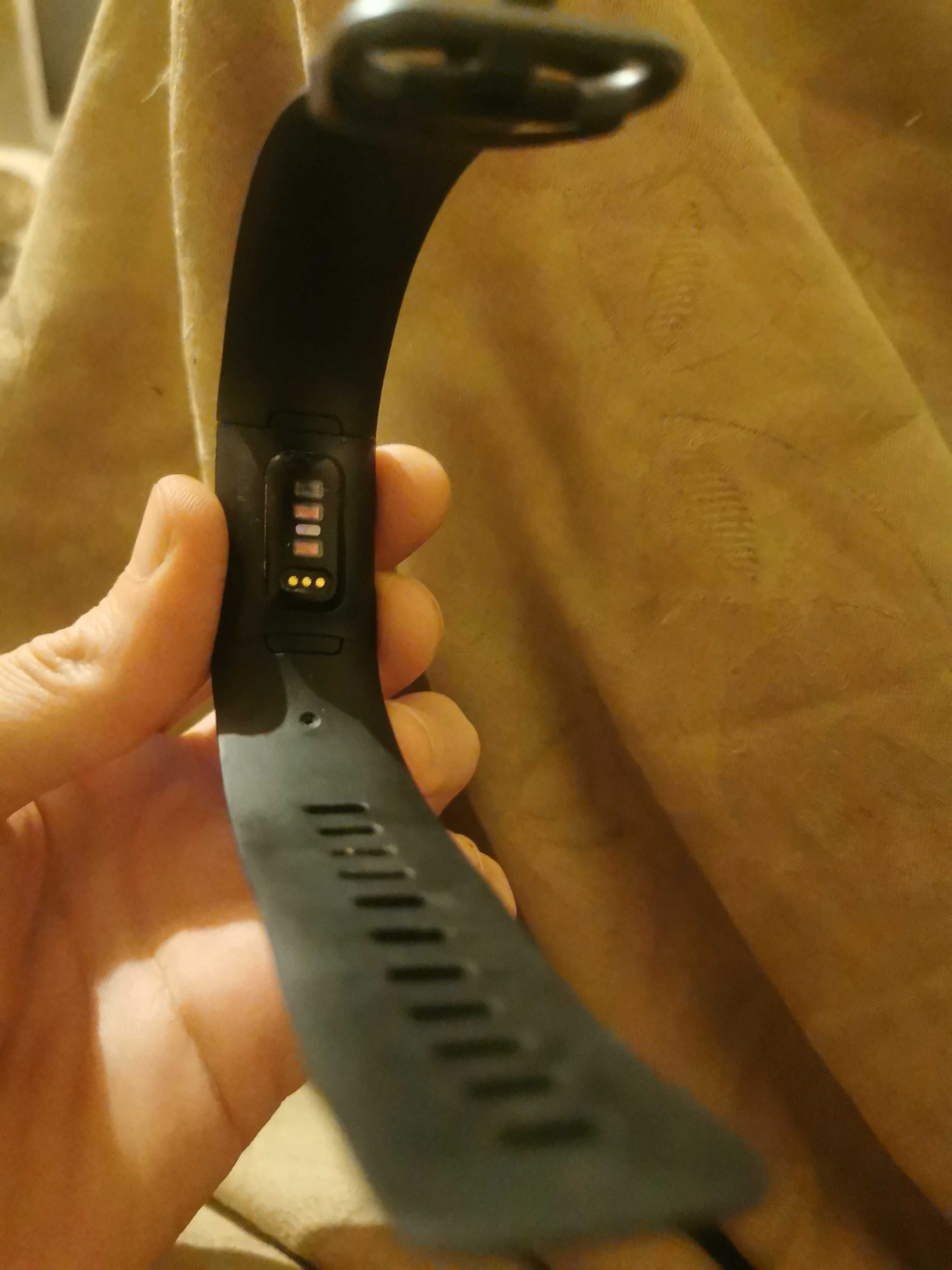 Fitbit charge 4 евтино