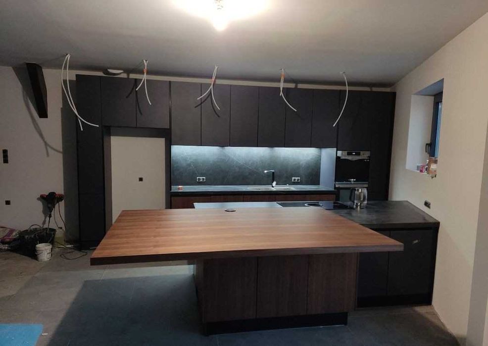 Servicii Profesionale de Tâmplărie, Montaj și Asamblare Mobilă