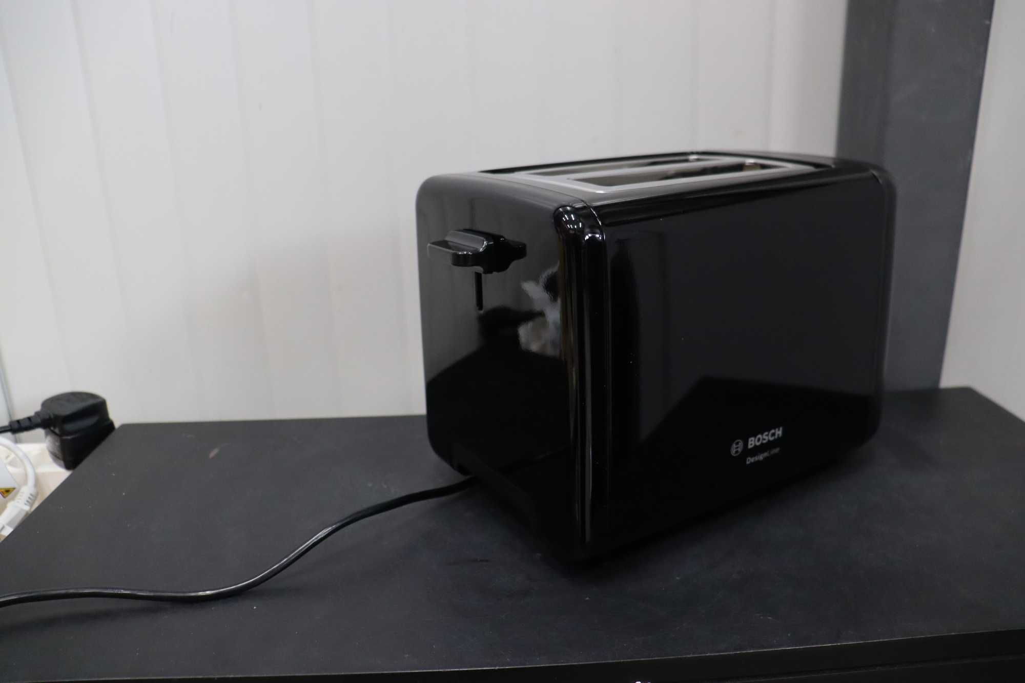 Тостер Bosch TAT3P423GB DesignLine, неръждаема стомана, 970 W, черен