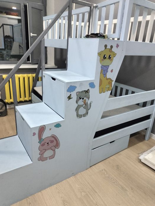 Двухярусная кровать из чистого дерева!!