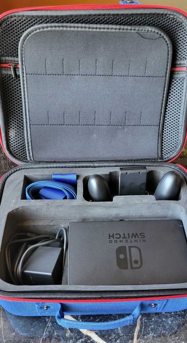 Игровая приставка Nintendo Switch с играми
