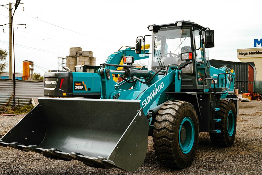 Фронтальный погрузчик SUNWARD SL31W В наличии!