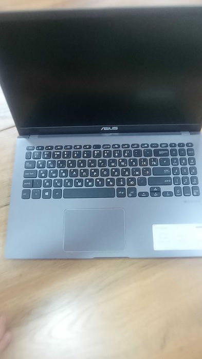 VivoBook_Asus laptop  200$ kami yoʻq windows 10 . 6 oy ishlatilgan