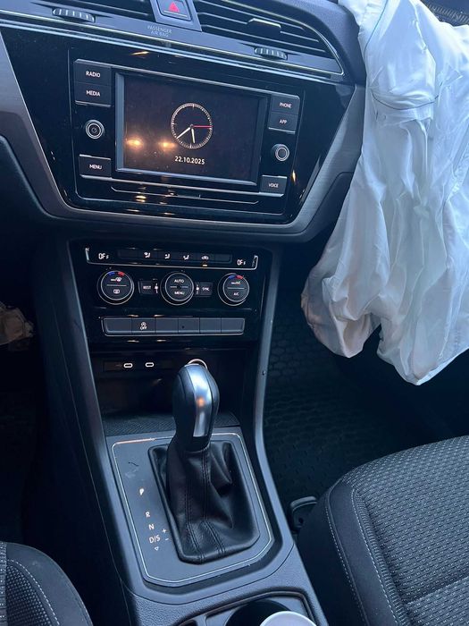 Vw Touran 2020 DSG 1.5 tsi benzina Avariat 45.000 km 7 locuri!!!