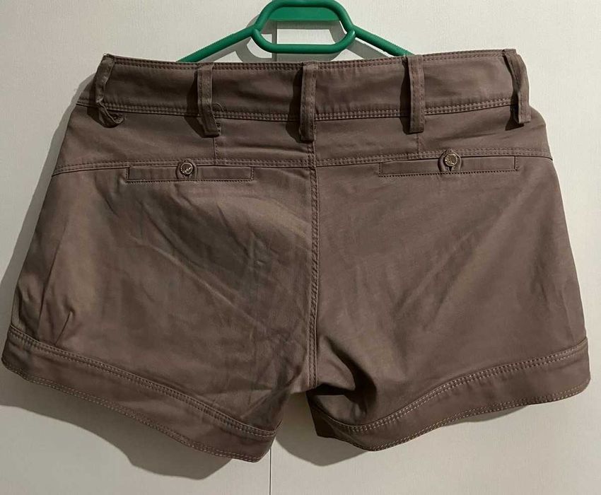 pantaloni scurti dama marimea M model elegant satinat