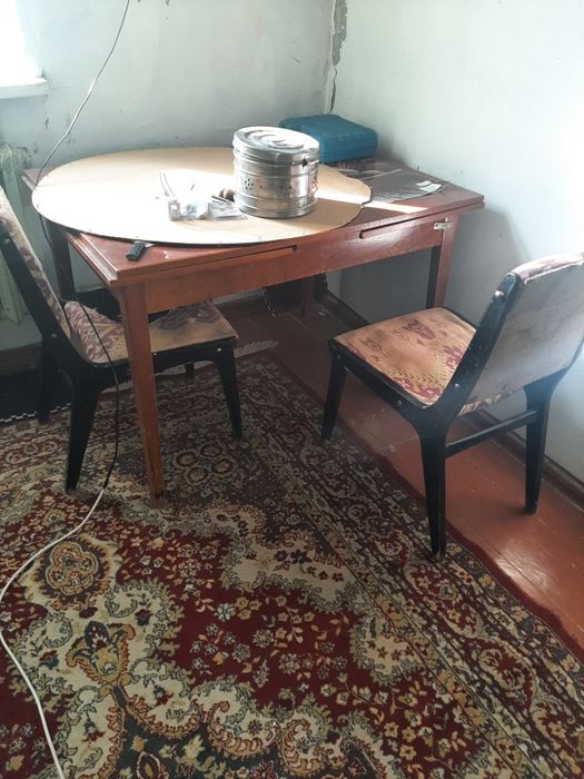 Продам  трюмо стол стулья7000