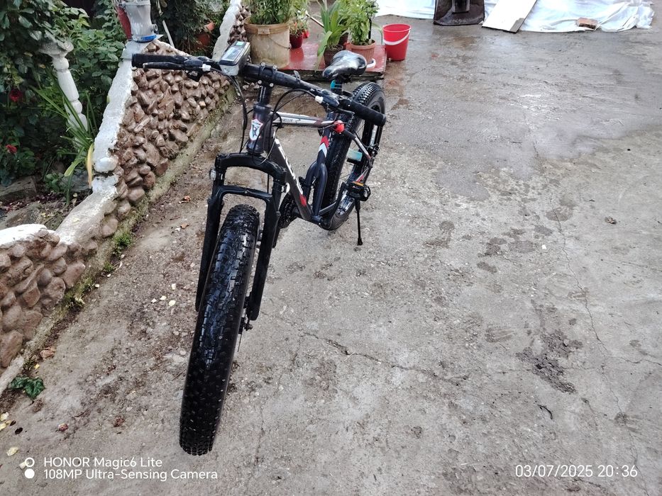 Vând bicicletă nouă