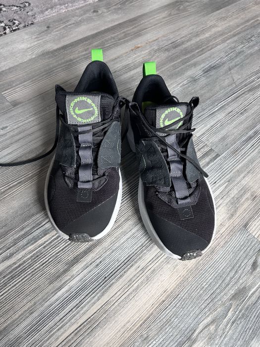 Маратонки Nike номер 37,5