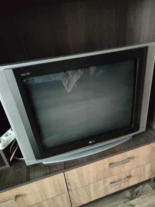 Продам телевизор lg