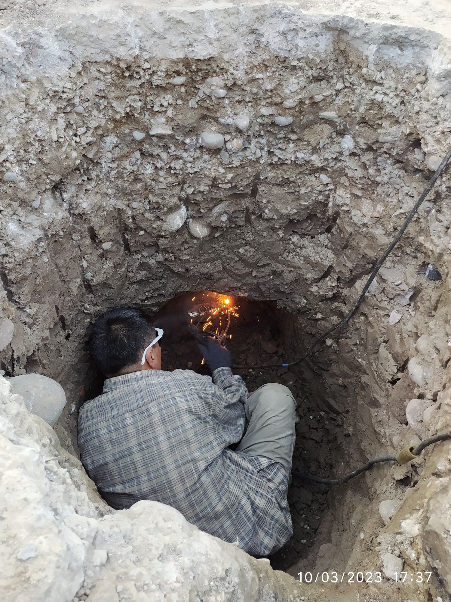 Urachi o‘rachi kanalzatsiya transheya tunel podval bassein qazamz