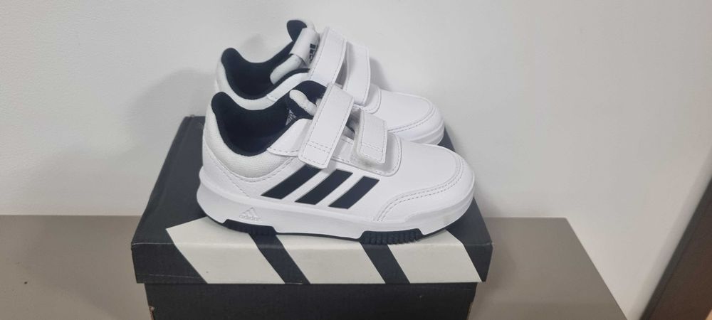 Incaltaminte adidas noua - marimea 25