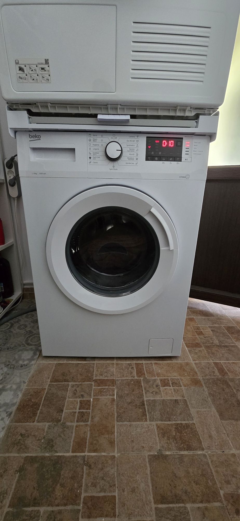 Masina de splat slim Beko