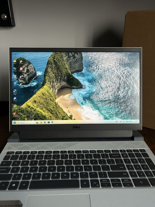 Гейминг лаптоп Dell G15