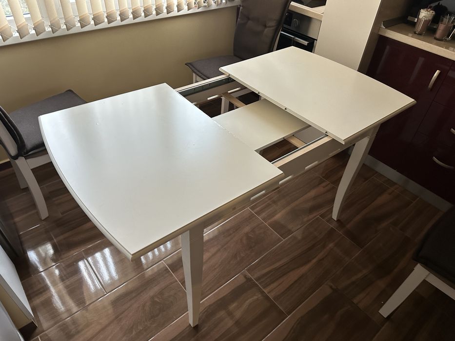 Трапезна разтегателна маса