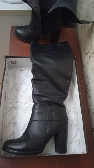 Сапоги высокие ,утепленные.