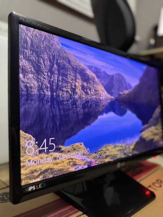 Full HD монитор LG IPS224