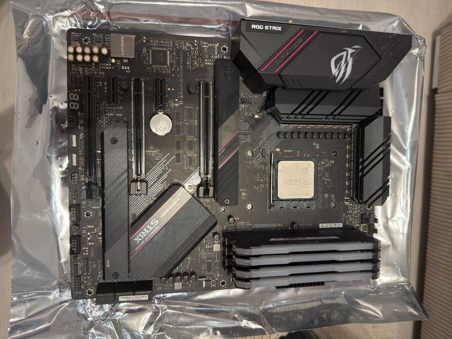 Kit Ryzen 9 3900x / ASUS ROG STRIX B550-E WIFI / RAM 4x8Gb 3600Mhz