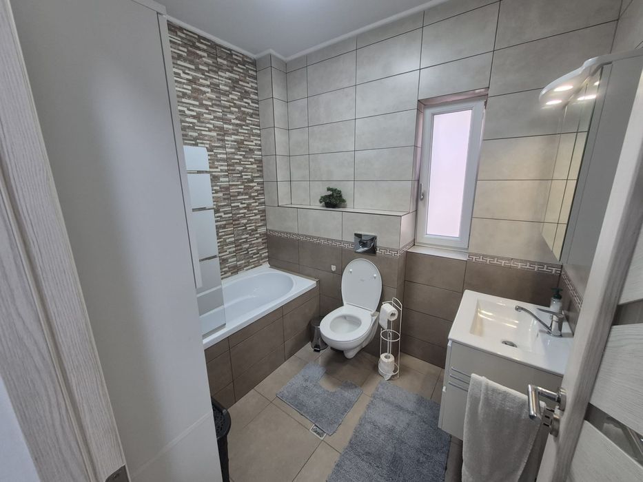 Apartament 3 camere ( chirie )