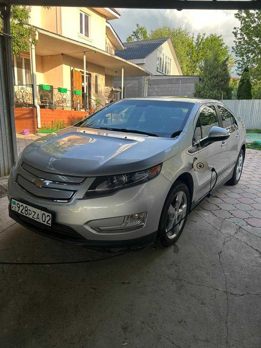 Авто Chevrolet Volt 2012 года, в хорошем состоянии