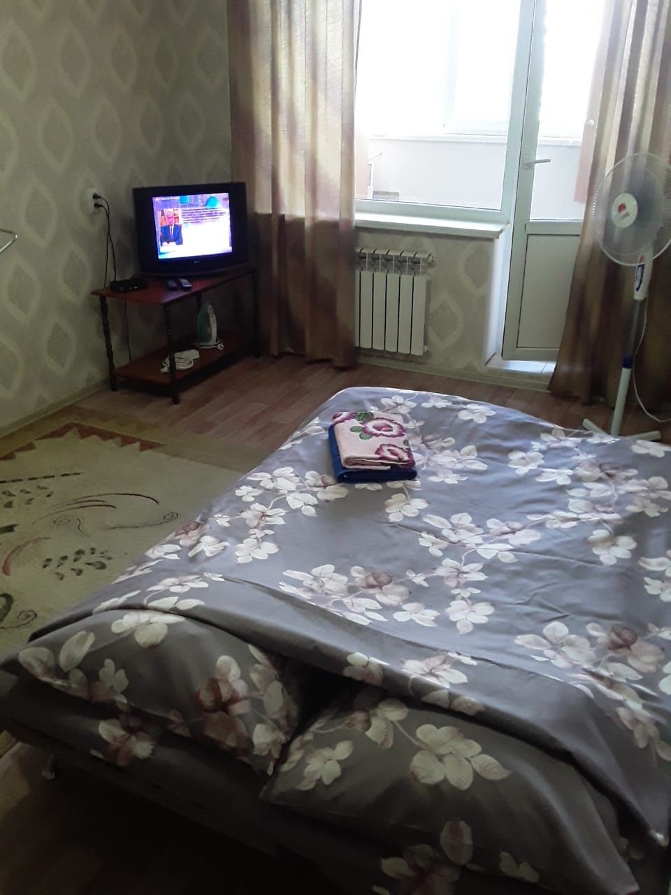 Сдам в 11 мкр. 1 ком.кв. посуточно