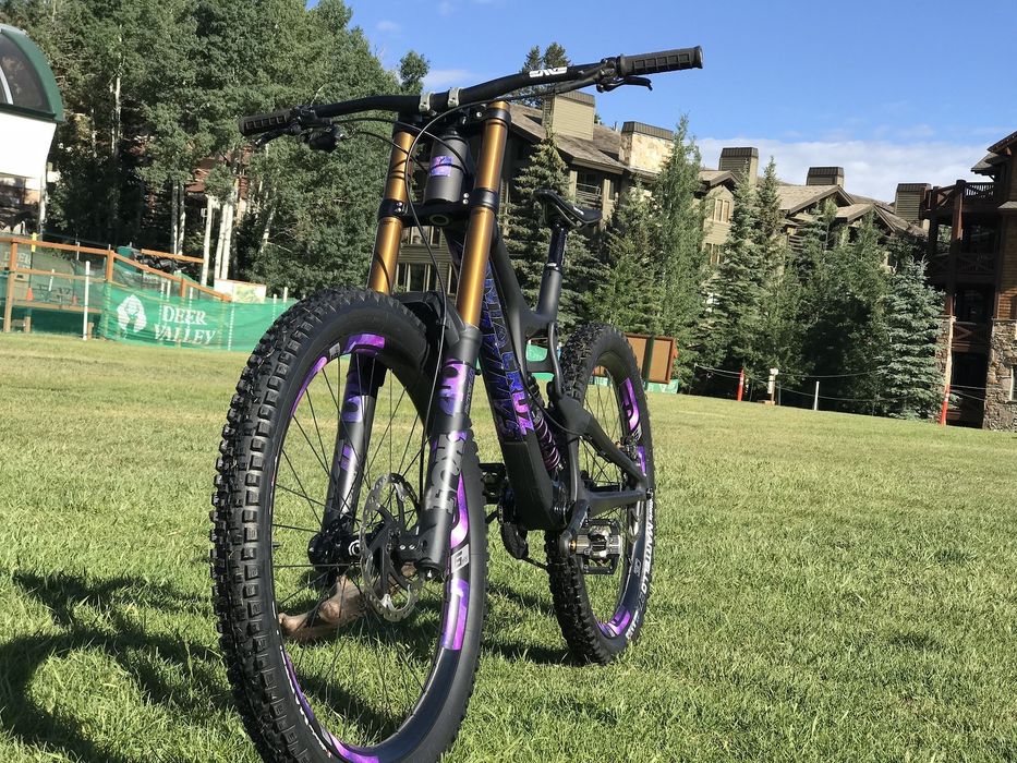 Santa Cruz V10 Carbon CC