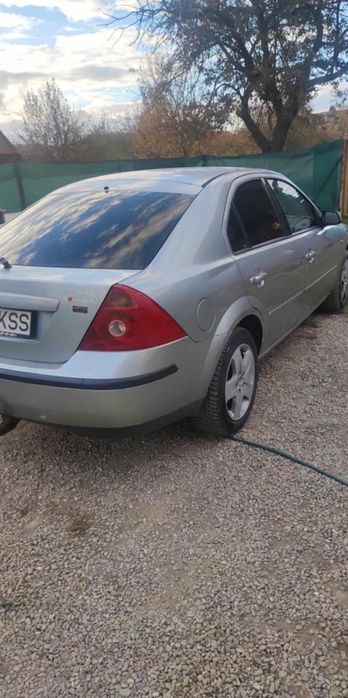 Vând Ford Mondeo