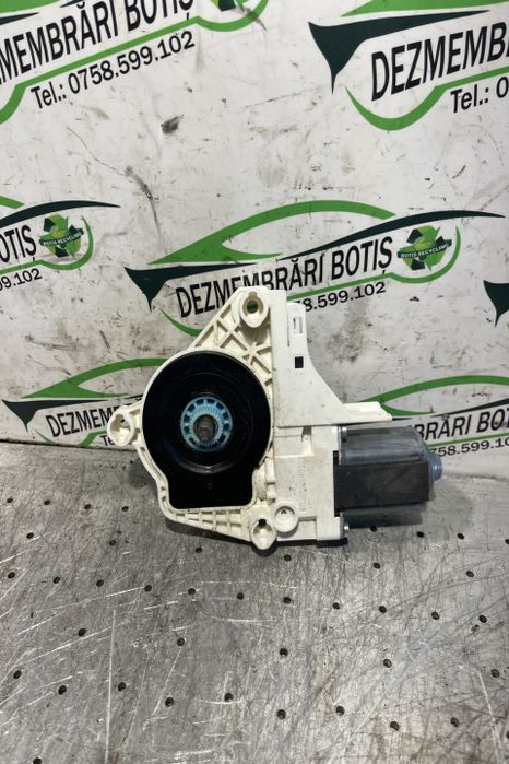 Motoras macara geam spate dreapta 8K0.959.812.A Volkswagen VW Touareg