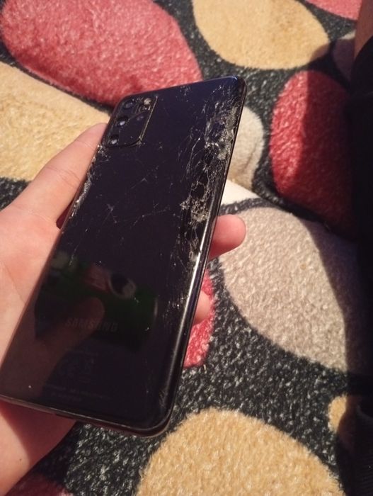 Ambele la schimb pe alt telefon perfect funcționale chiar și așa !!!