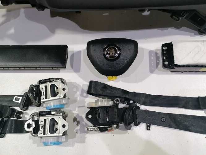 Skoda Karoq - plansa de bord - kit airbag - set centuri de siguranta
