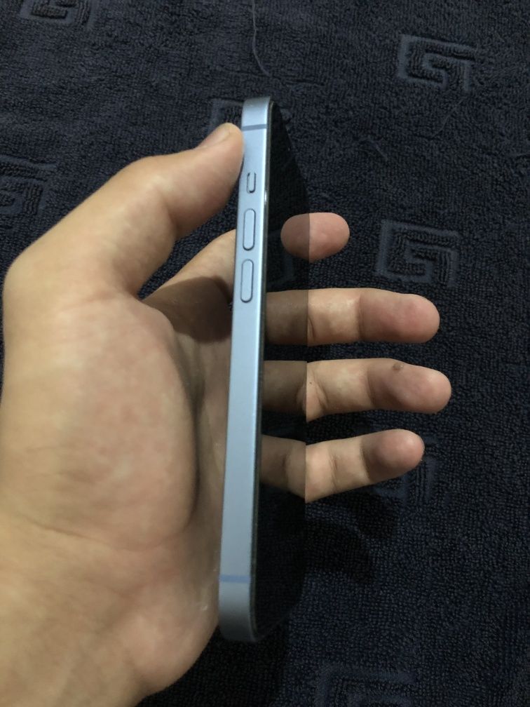 iPhone 14 e-sim .