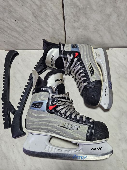 Patine 2058 hochei hockey  Bauer Vapor  marime  42-43 (27,5   cm)