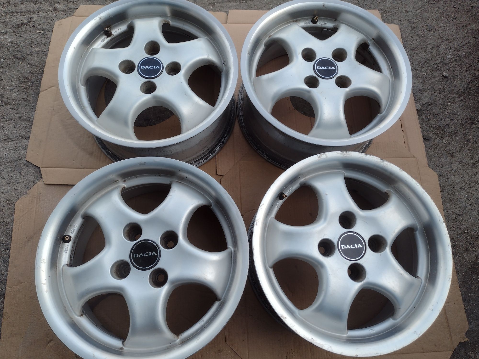 Borbet 15-4x100 ET37 7j Дачия Сандеро