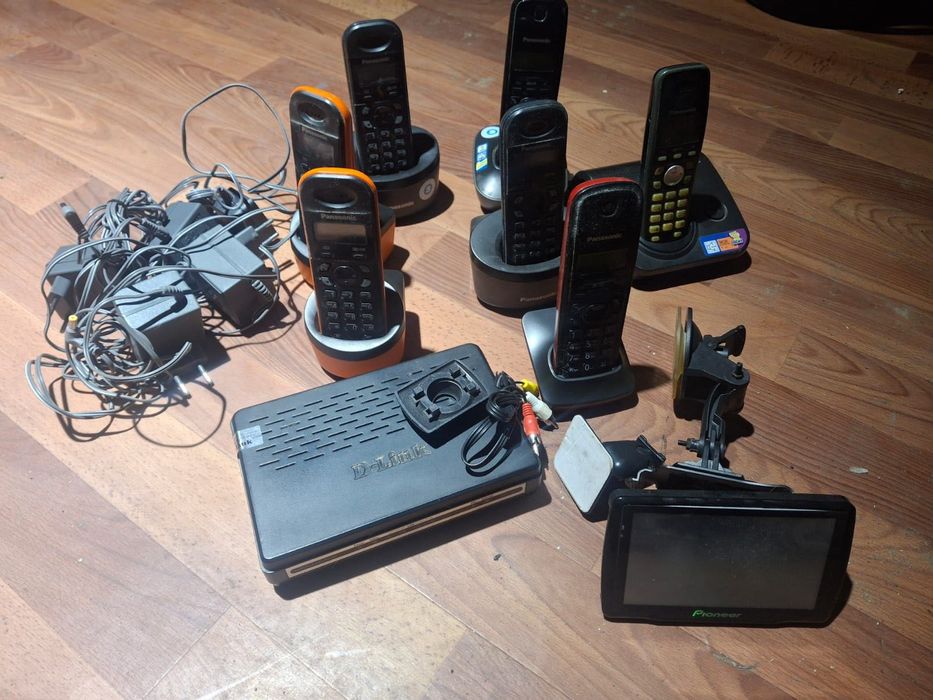 Телефоны, навигатор , модем