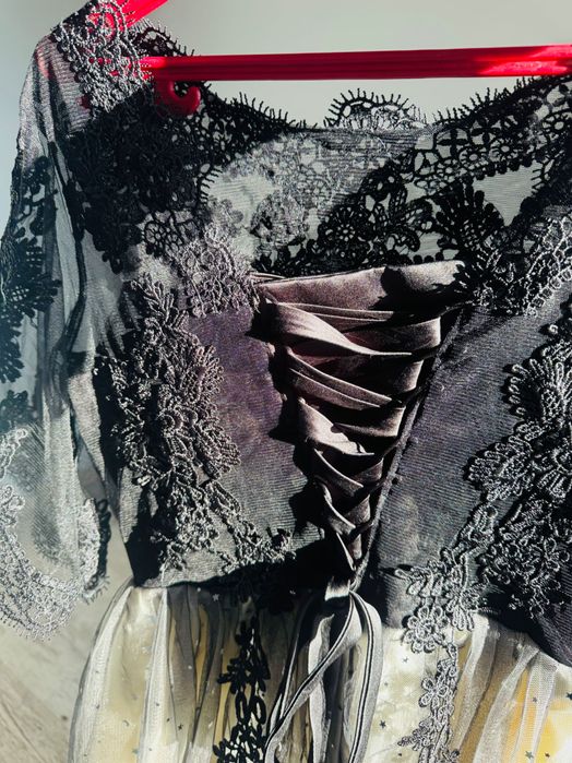 Нова офицялна рокля със корсетен гръб