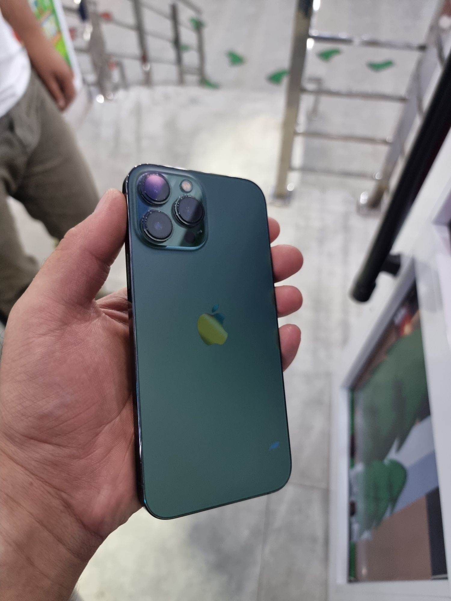 Iphone 13 pro max ideal sastiyanasi