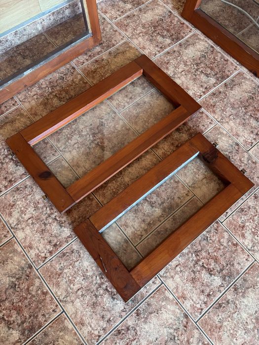 Прозорци и врата с дървена дограма