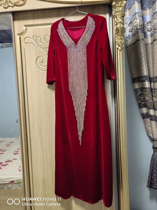 Qizlar uchun modniy bazm to‘y marosim uchun ko‘ylak