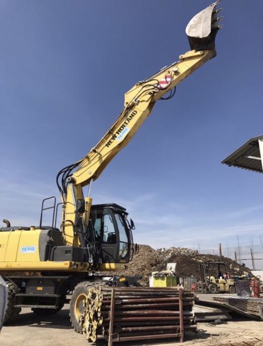Excavator New Holland 20 tone