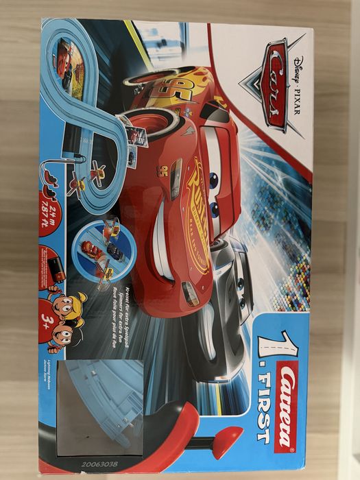Pista Cars Fulger Mcqueen si Vartej